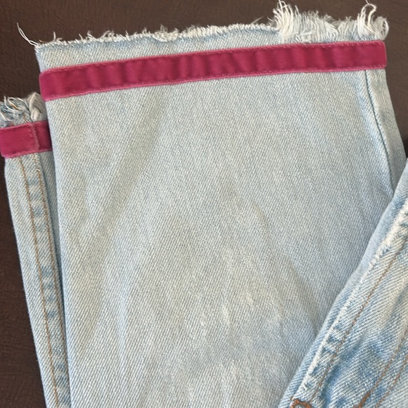 🥂 Host Pick 🥂 Vintage Embroidered Distressed Stonewashed Guess Jeans - Picture 4 of 17